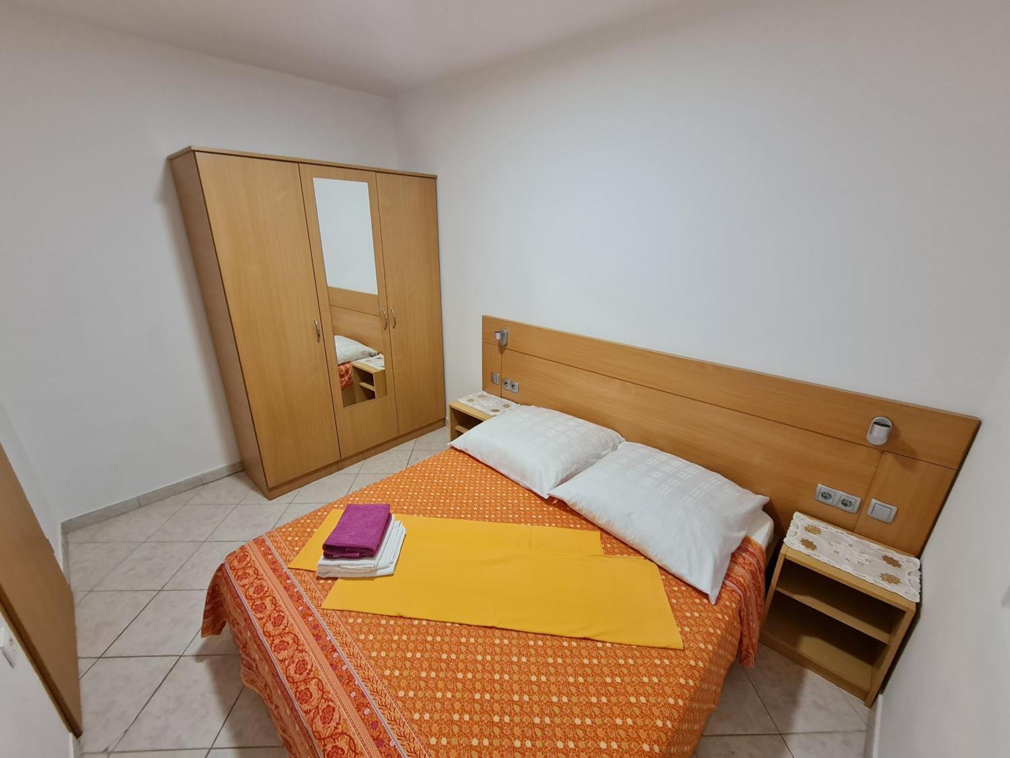 Apartmani Smiljanic Starigrad Paklenica Habitación foto